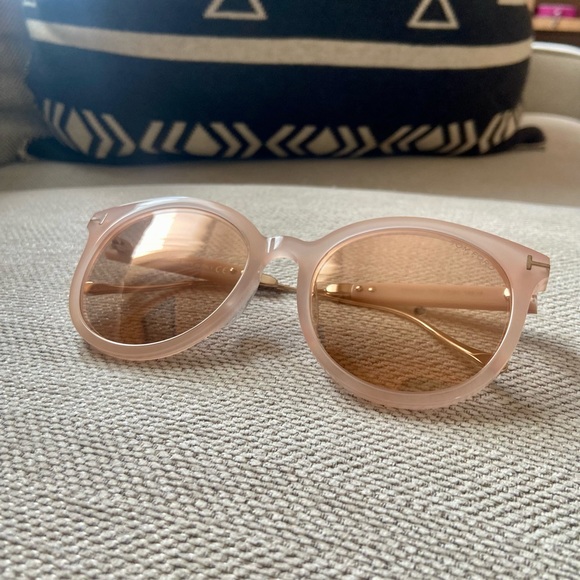 Authentic Tom Ford Oversized Pink & Rosegold Sunglasses. Beautiful condition. - Picture 5 of 6